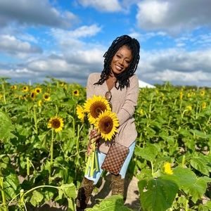 Meet your Posher, Rakia